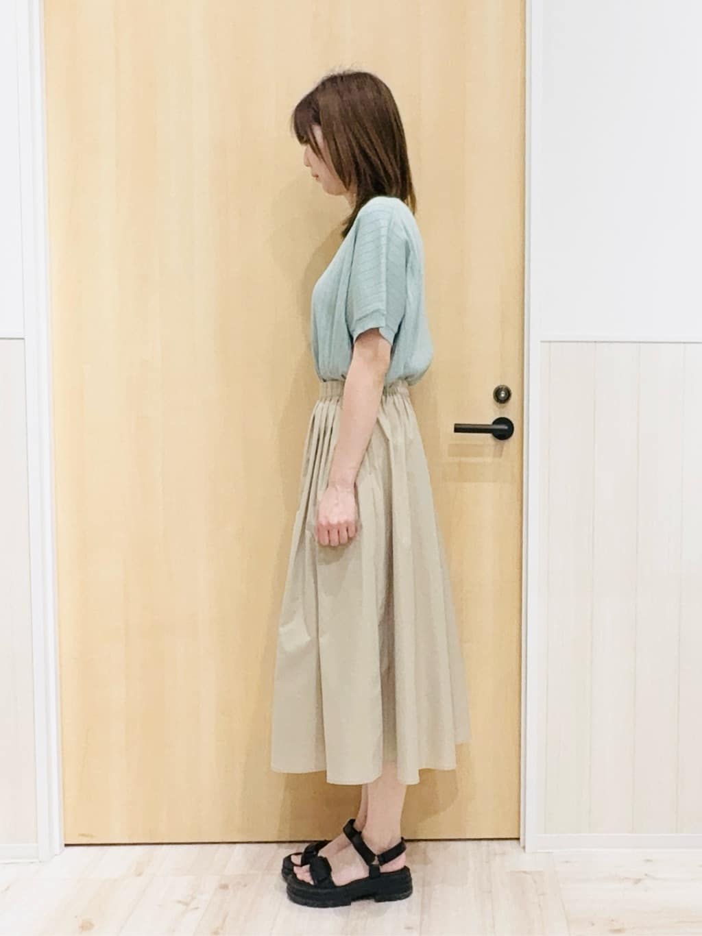 Naさんの「SHOO･LA･RUE｜【洗える/S-LL/撥水】タックギャザー フレアスカート」を使ったコーディネート