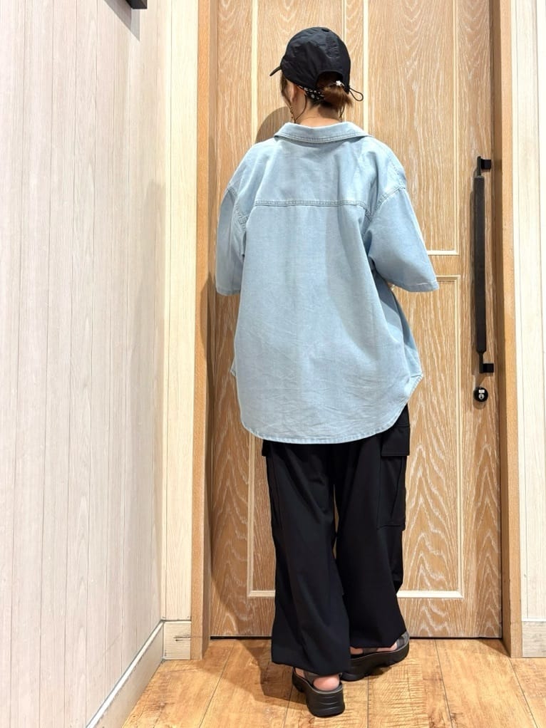 meiさんの「SHOO･LA･RUE｜【S-LL】ゆるっと楽ちん さらさらカーゴジョガーパンツ」を使ったコーディネート