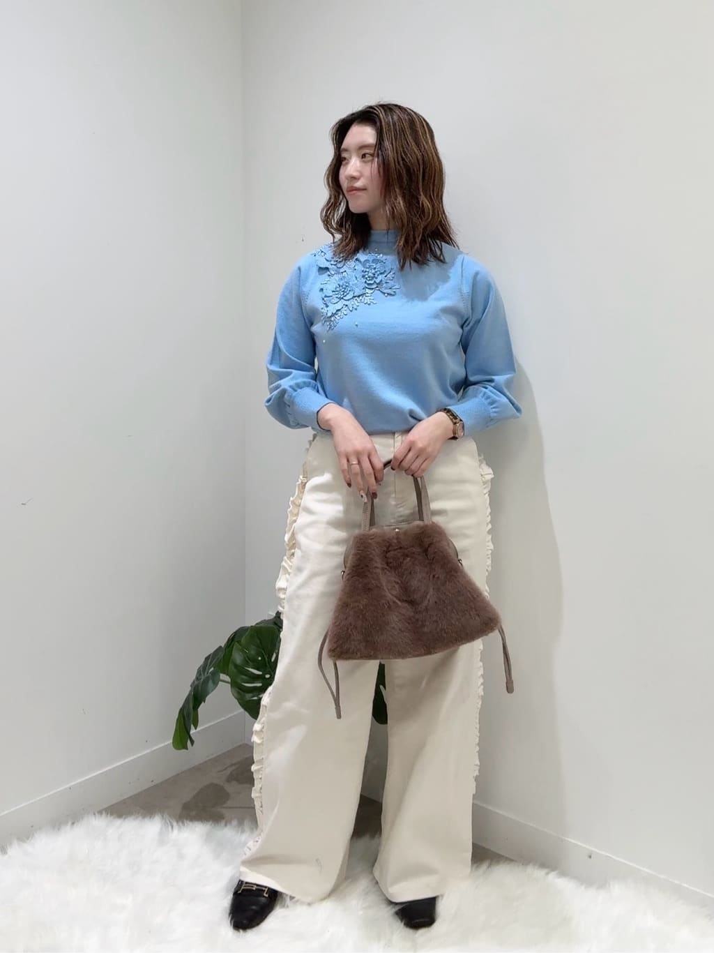 Suma Una本部スタッフさんの「SunaUna｜◆【洗える】ケミカルレースニット」を使ったコーディネート