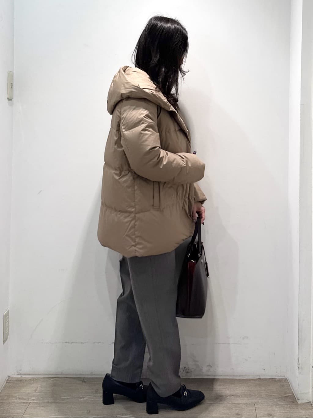 yuicciさんの「OPAQUE.CLIP｜撥水フードミドルダウンコート【防風／抗菌防臭／洗濯機OK】《S～LL》」を使ったコーディネート