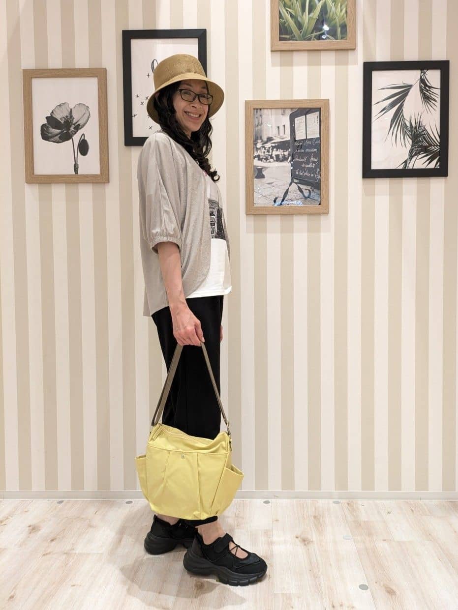 Mikiさんの「SHOO･LA･RUE｜【UV/さらさらタッチ】女性らしさ漂う 5分袖ボレロカーディガン」を使ったコーディネート