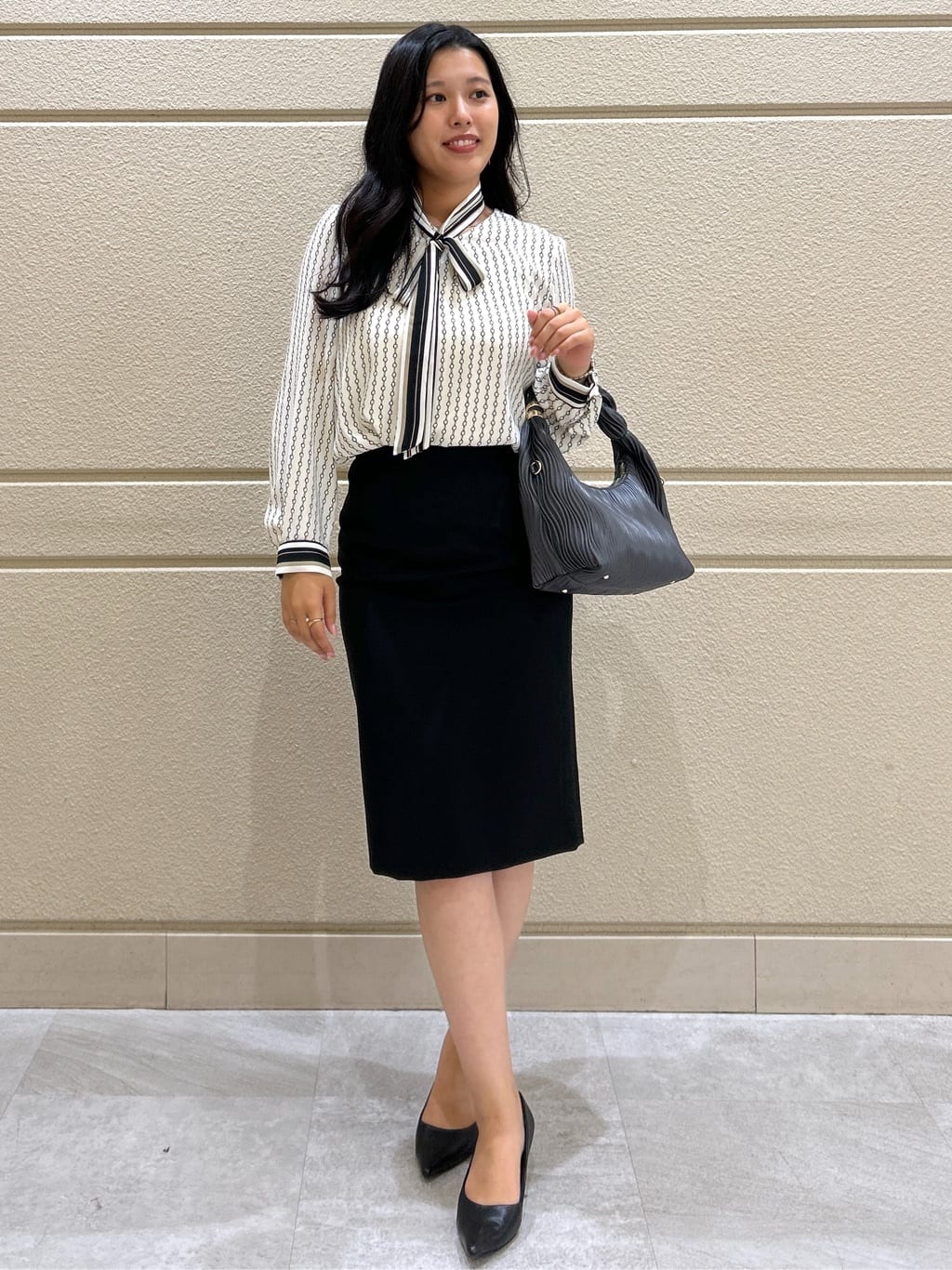 Momokaさんの「COUP DE CHANCE｜【360&deg;シリーズ／日本製】カラーレスジャケット」を使ったコーディネート