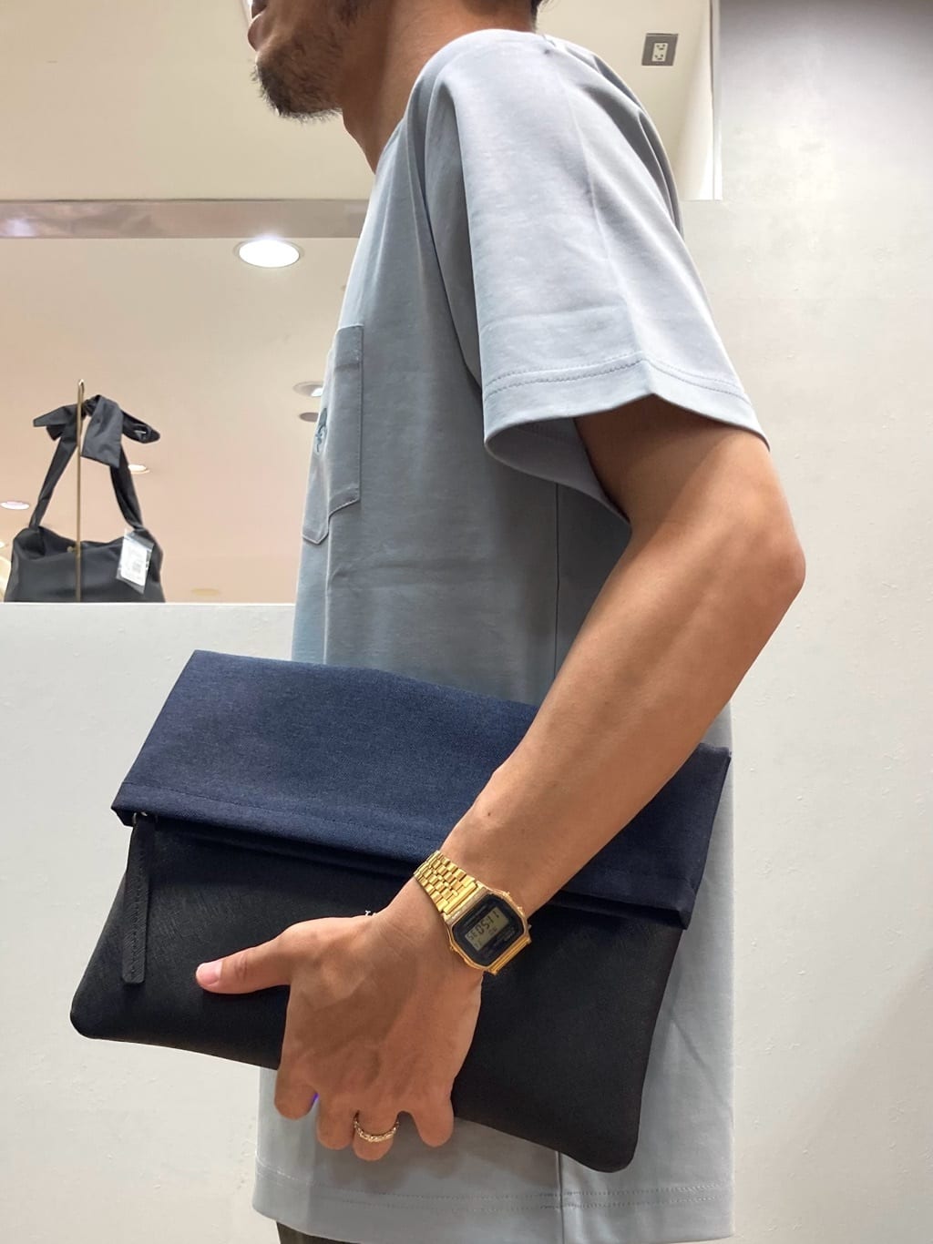 シュンさんの「TAKEO KIKUCHI｜【COOL CITY WEAR】ワンポイント刺しゅう ポケットTシャツ /接触冷感」を使ったコーディネート