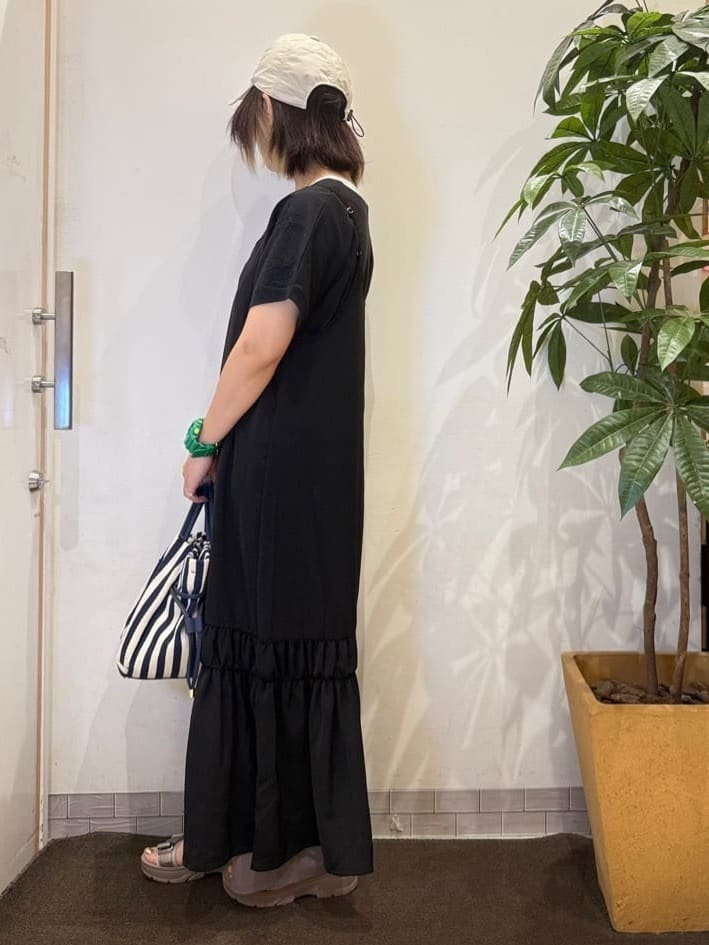 misakiさんの「SHOO･LA･RUE｜【S-LL/ひんやり/UV】リラクシーな穿き心地 エアリーワイドパンツ」を使ったコーディネート