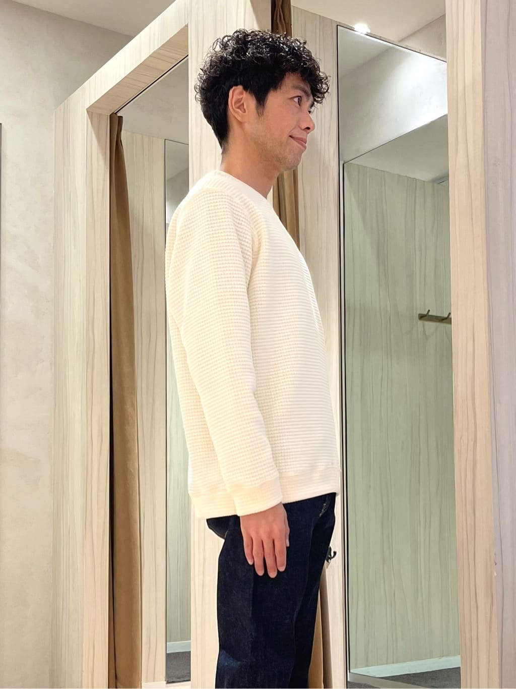 URAさんの「TAKEO KIKUCHI｜ニットライク プルオーバー」を使ったコーディネート