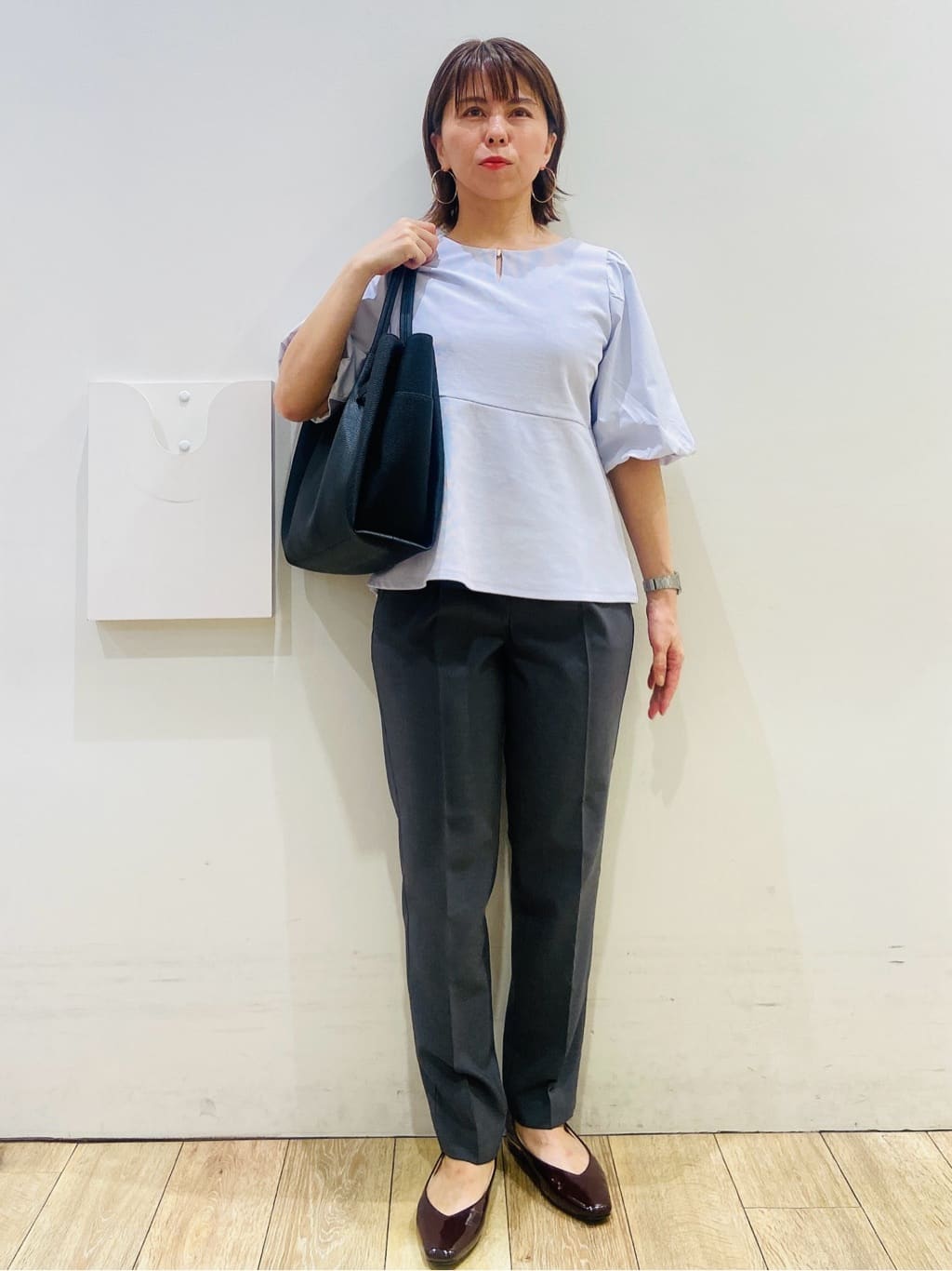 YUKOさんの「index｜《S-LLサイズ》バルーンスリーブペプラムトップス【洗濯機洗い可／接触冷感／UVケア】」を使ったコーディネート