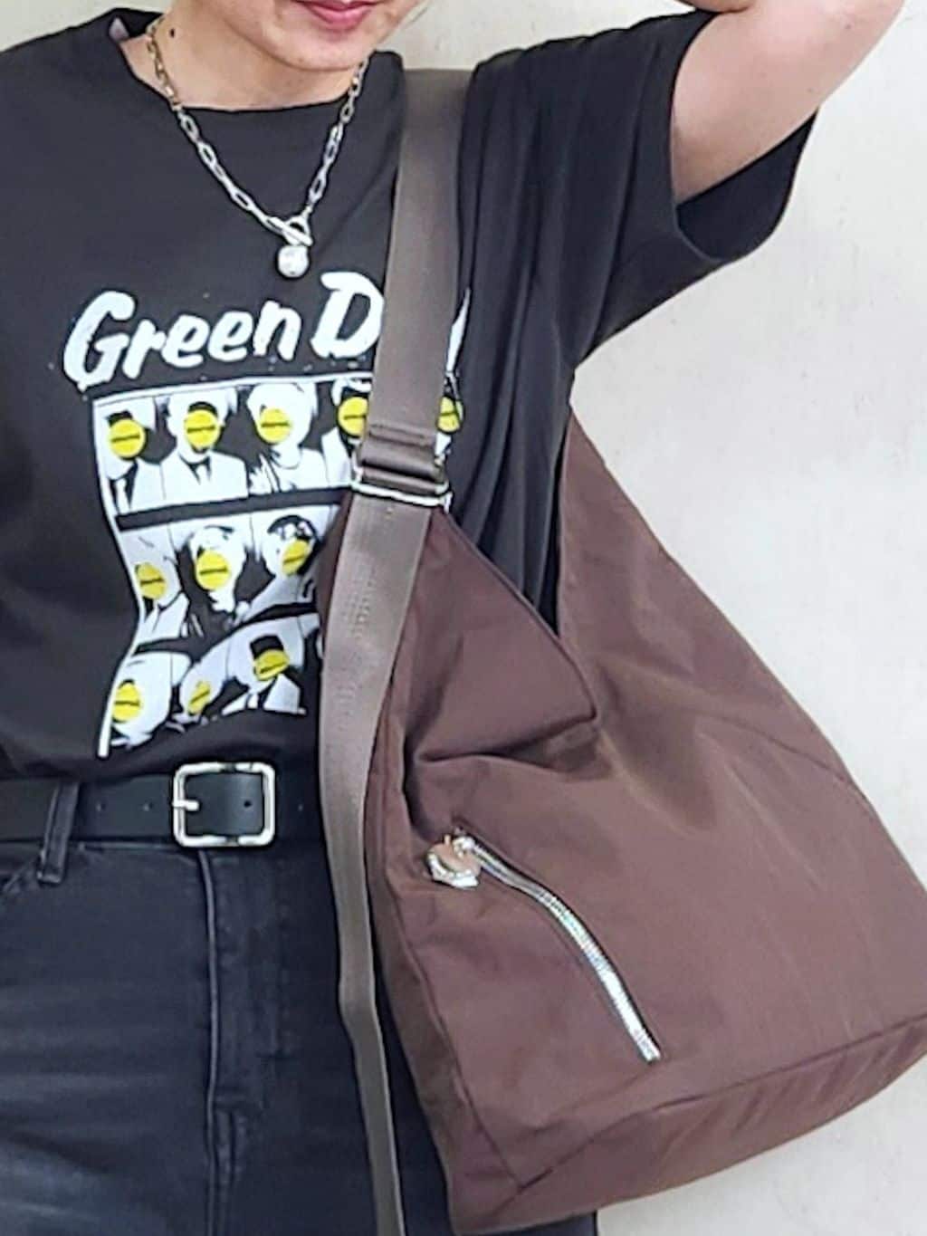 milkyさんの「OPAQUE.CLIP｜ロックTシャツ別注アソート【GREEN DAY／METALLICA／THE BEATLES】」を使ったコーディネート