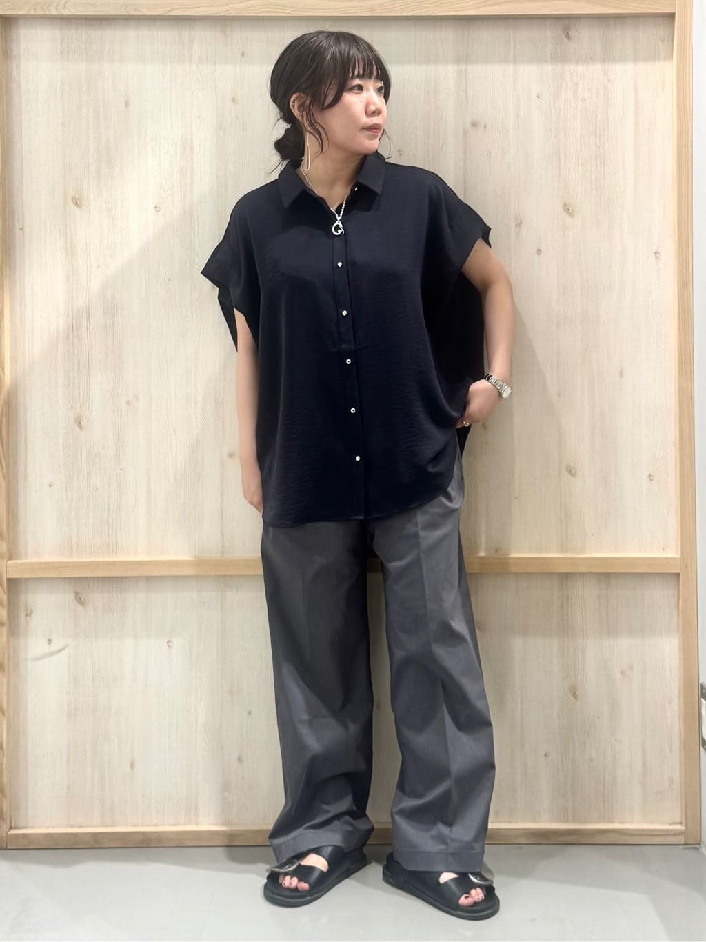 nanaさんの「THE SHOP TK｜コットンライクブラウス【接触冷感/洗濯機OK/UV/セットアップ可】」を使ったコーディネート