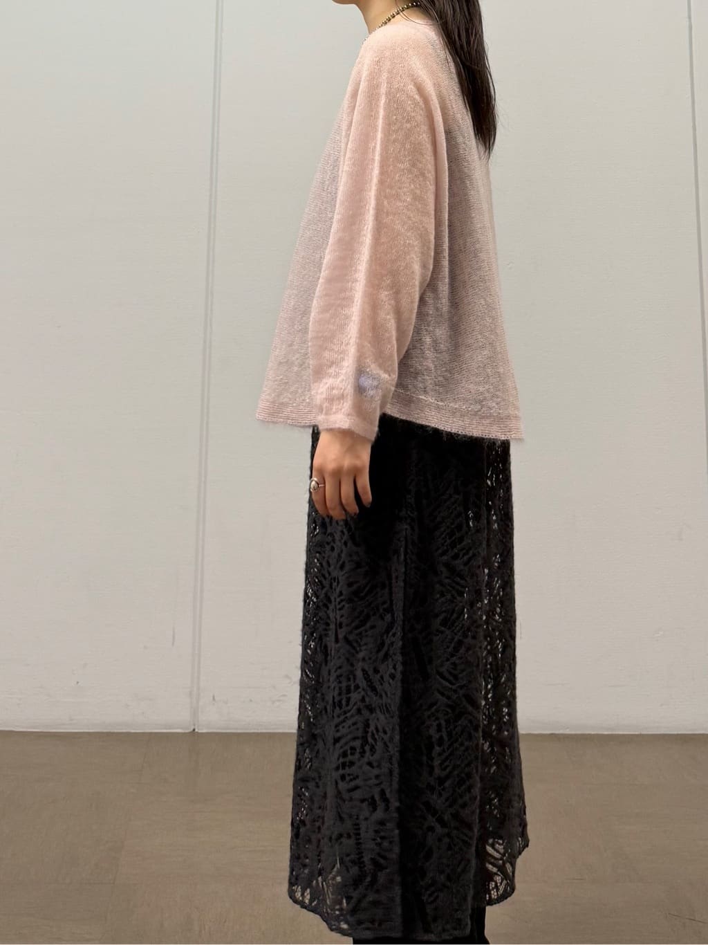 mizukiさんの「INDIVI｜【キッドモヘヤ素材】ラウンドヘムニット」を使ったコーディネート