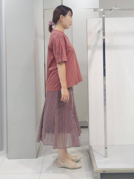AZUSAさんの「Reflect｜【すっきり見え！長め丈／マシンウォッシュ可】スキッパーネックジャージトップス」を使ったコーディネート