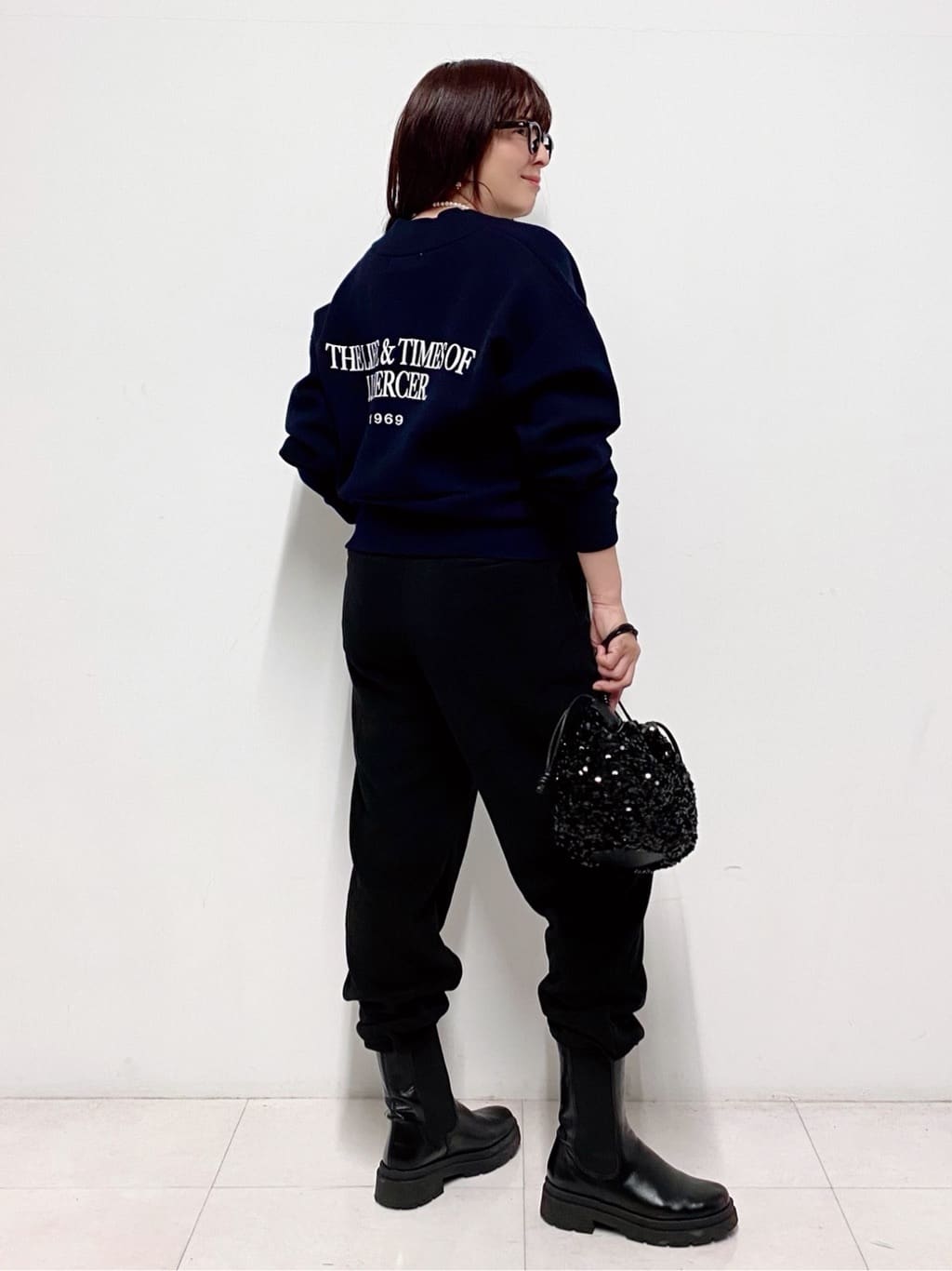 Sawaguchiさんの「DRESSTERIOR｜スパンコール2WAY巾着バッグ」を使ったコーディネート