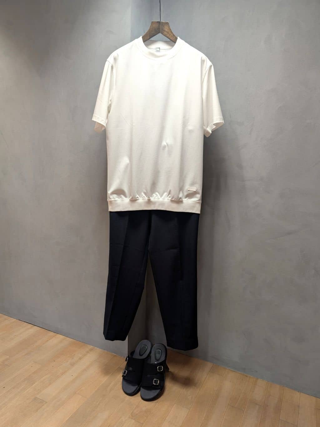 yasuさんの「TAKEO KIKUCHI｜【抗菌防臭／5サイズ展開】ハイゲージポンチ Tシャツ」を使ったコーディネート