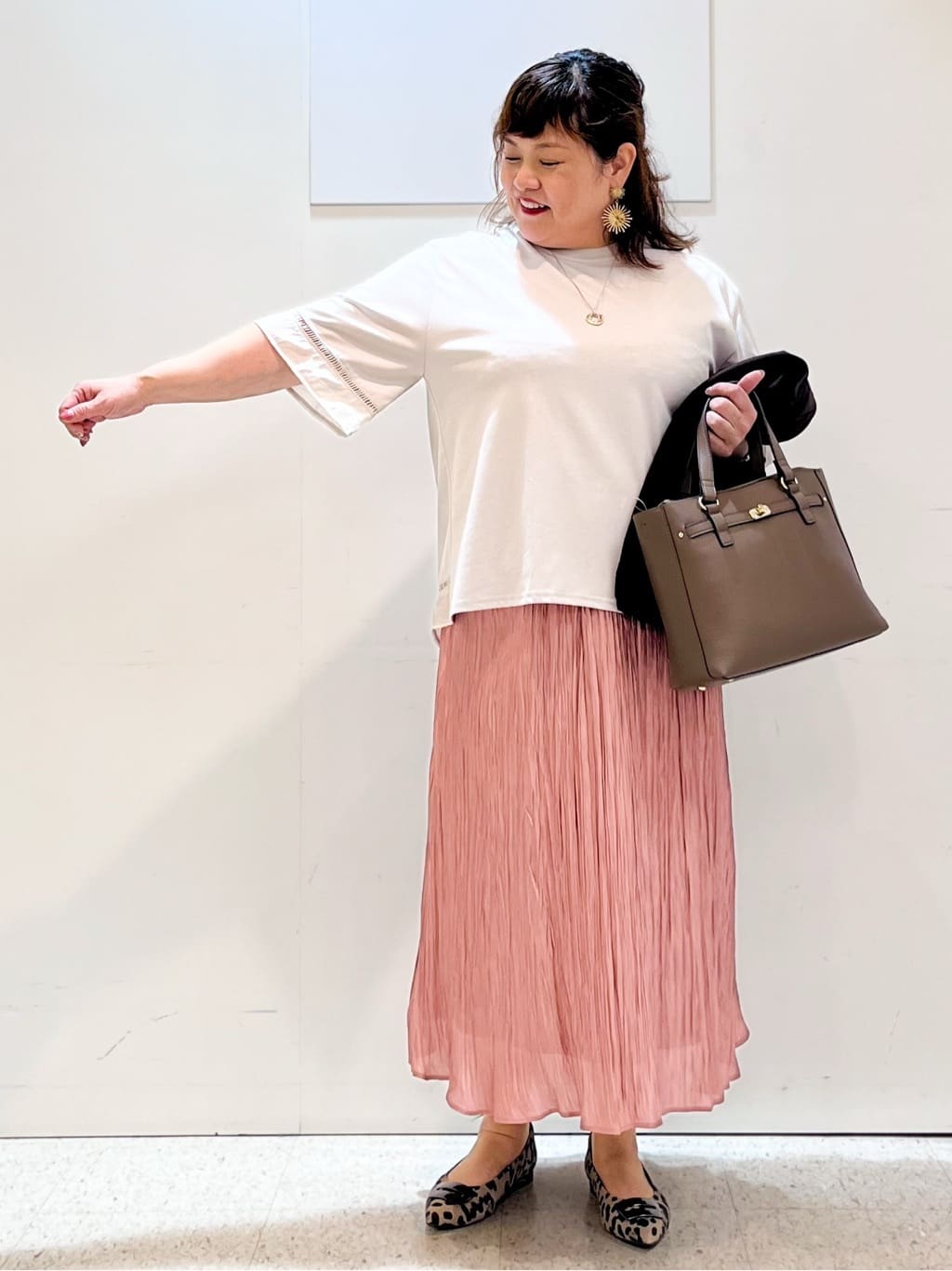kimmyさんの「Reflect｜【E‐QUALITY／体型カバー】シアー&times;レースデザインプルオーバー」を使ったコーディネート