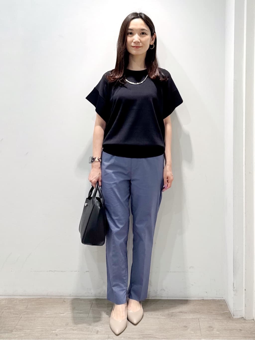yuicciさんの「OPAQUE.CLIP｜麻混ハイストレッチイージースティックパンツ【洗濯機洗い可】」を使ったコーディネート