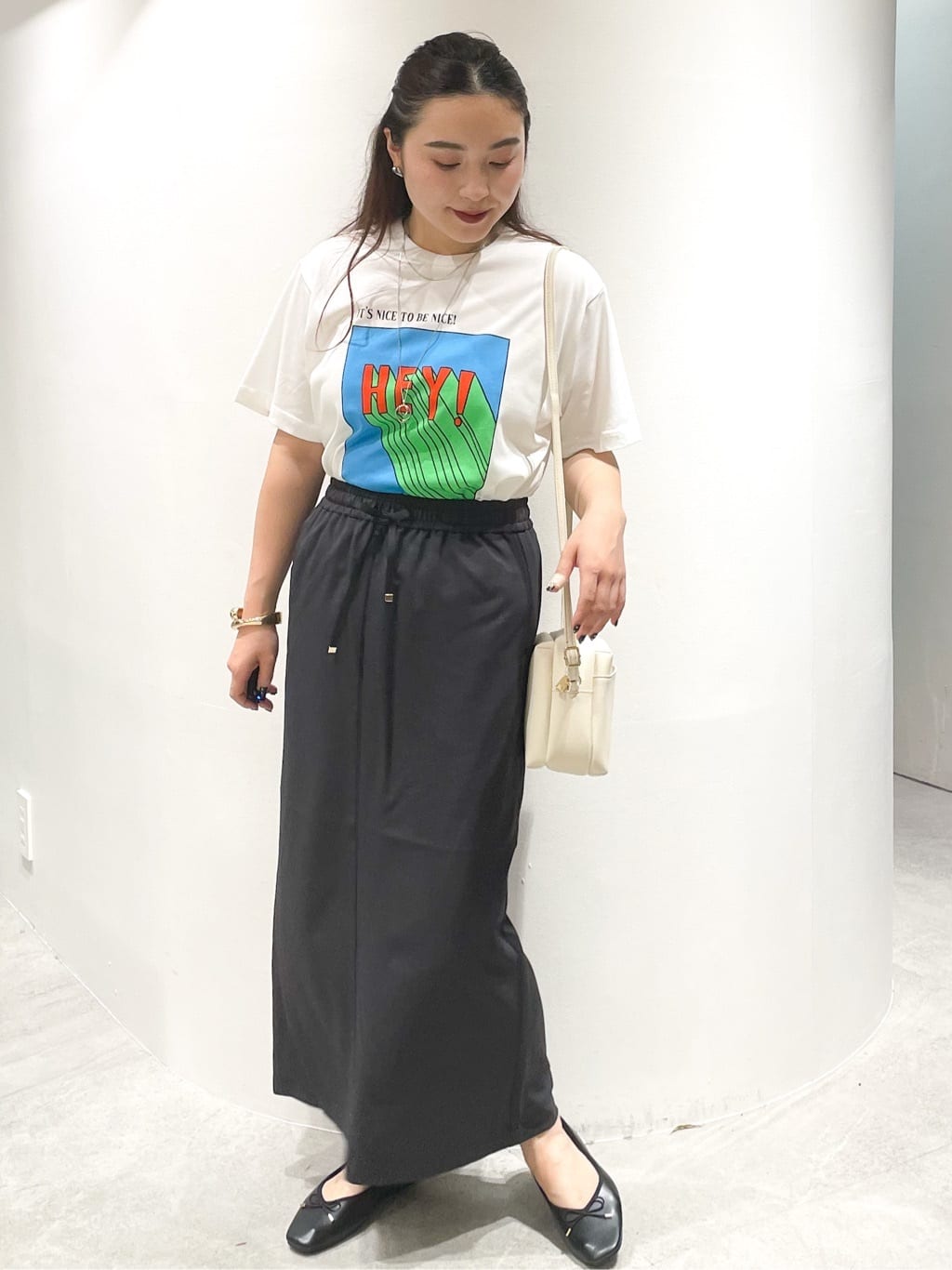 かりんさんの「OPAQUE.CLIP｜【Pontre Studio／ポンレストゥディオ】別注グラフィックTシャツ」を使ったコーディネート