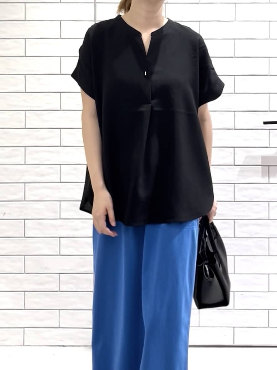 しおりさんの「OPAQUE.CLIP｜《7色展開／SS-LLサイズ》ストレッチスキッパーブラウス／セットアップ対応【洗濯機洗い可／防シワ】」を使ったコーディネート