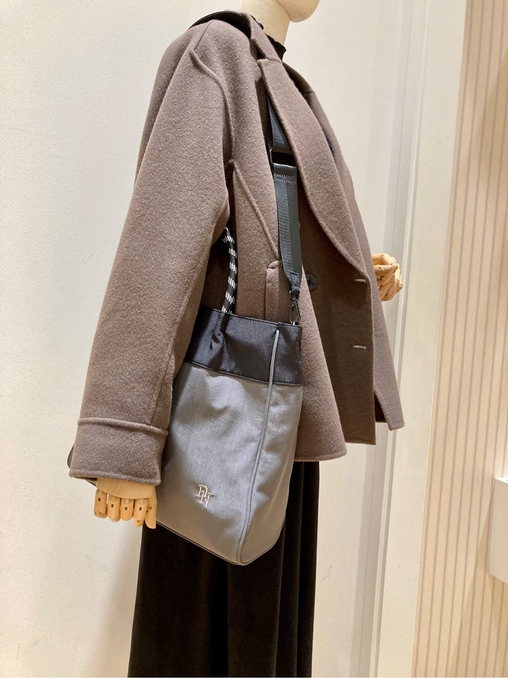 YAMAさんの「Dessin｜【軽量・2WAY】カラーコードトート」を使ったコーディネート