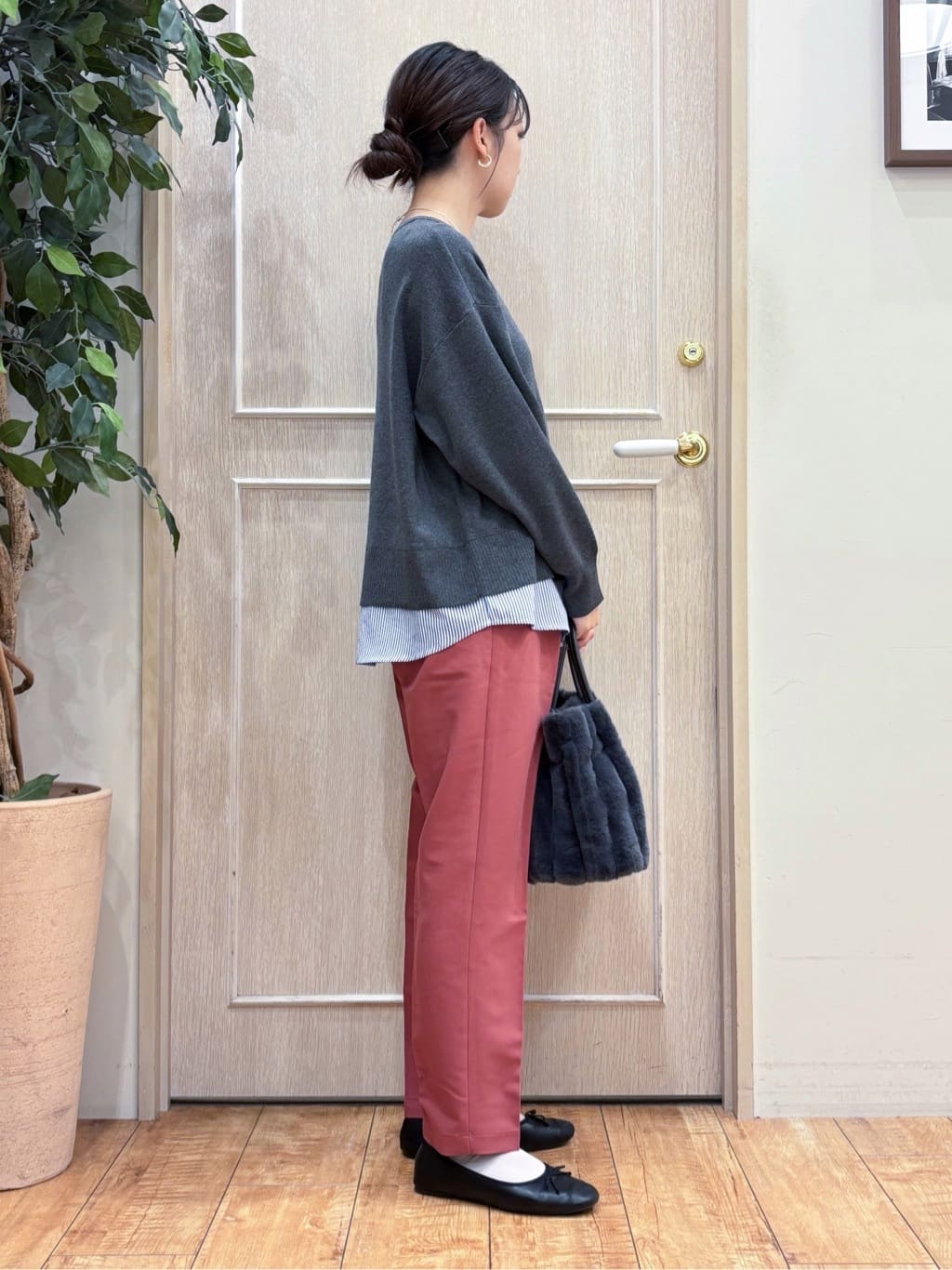 なみさんの「SHOO･LA･RUE｜【高レビュー/SS-LL/美脚シルエット】すっきりきれい見え テーパードパンツ」を使ったコーディネート
