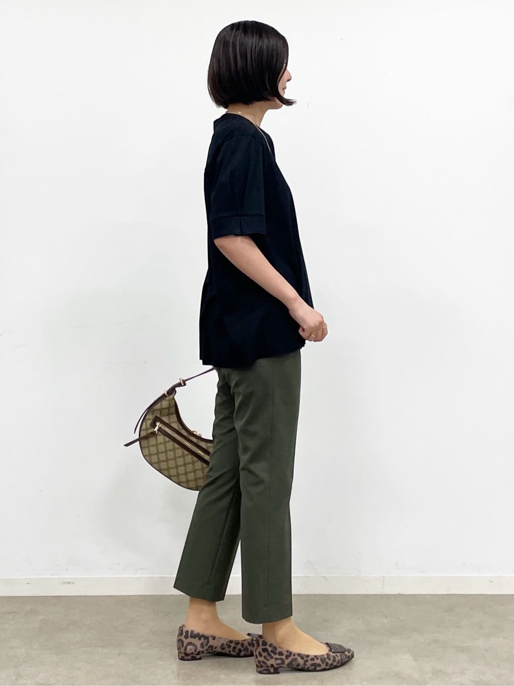 あやたかさんの「Reflect｜【すっきり見え！長め丈／マシンウォッシュ可】スキッパーネックジャージトップス」を使ったコーディネート