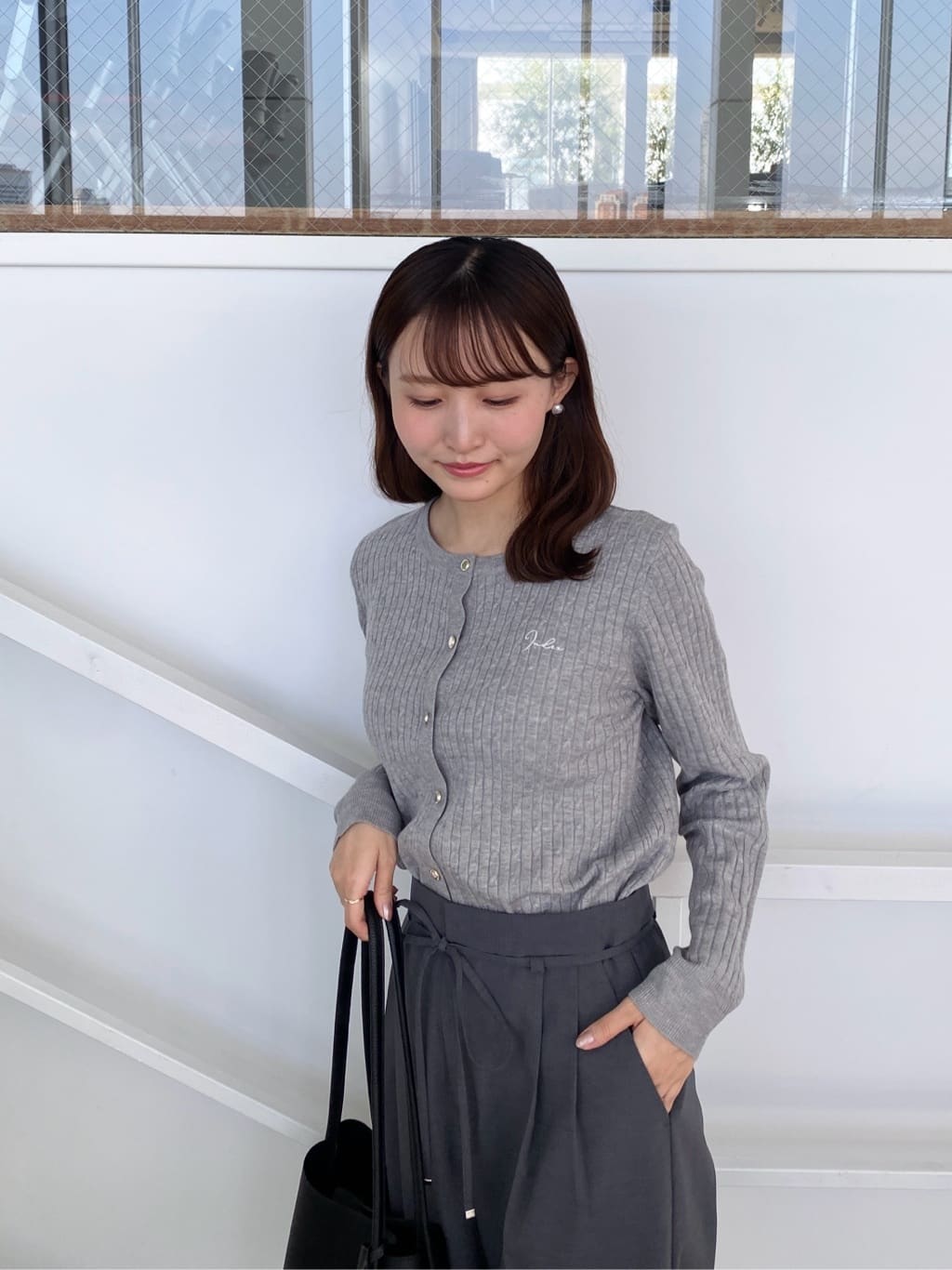 みさかさんの「index｜クルーネックケーブルカーディガン【洗濯機OK】」を使ったコーディネート