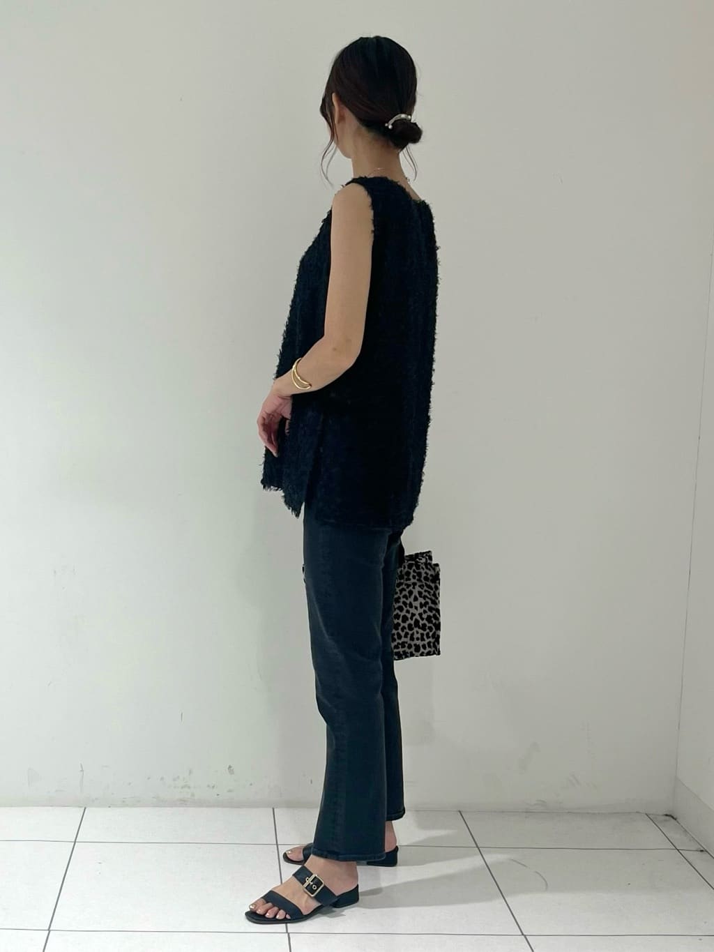 shioriさんの「INDIVI｜【インナーとしても活躍！】フリンジジャカードチュニック」を使ったコーディネート