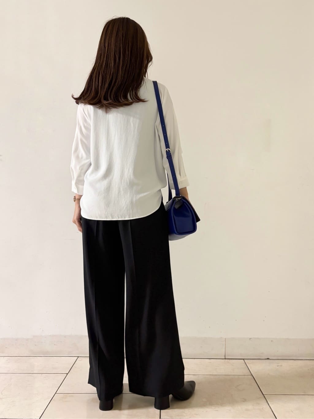 kahoさんの「INDIVI｜【羽織りとしても活躍！】ケープカラーブラウス」を使ったコーディネート