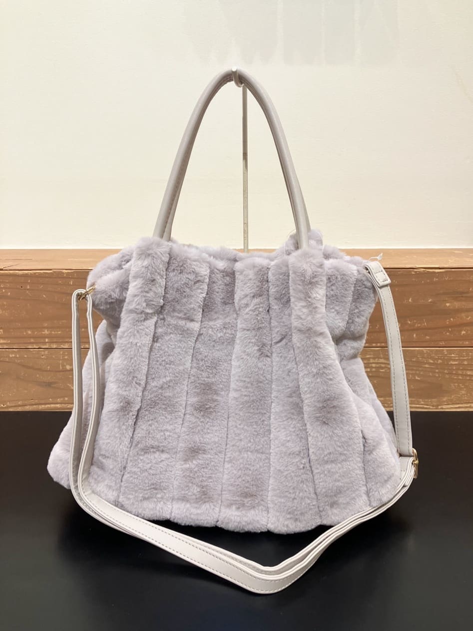 みなこさんの「SHOO･LA･RUE｜【高レビュー/2WAY】きれい見えで上品な ストライプファートートバッグ」を使ったコーディネート