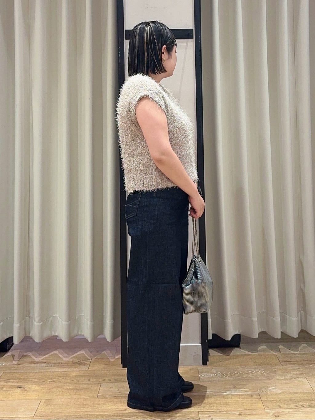 SoRAoさんの「grove｜【SOMETHING&times;grove別注】LISAWIDE DENIM PANTS」を使ったコーディネート