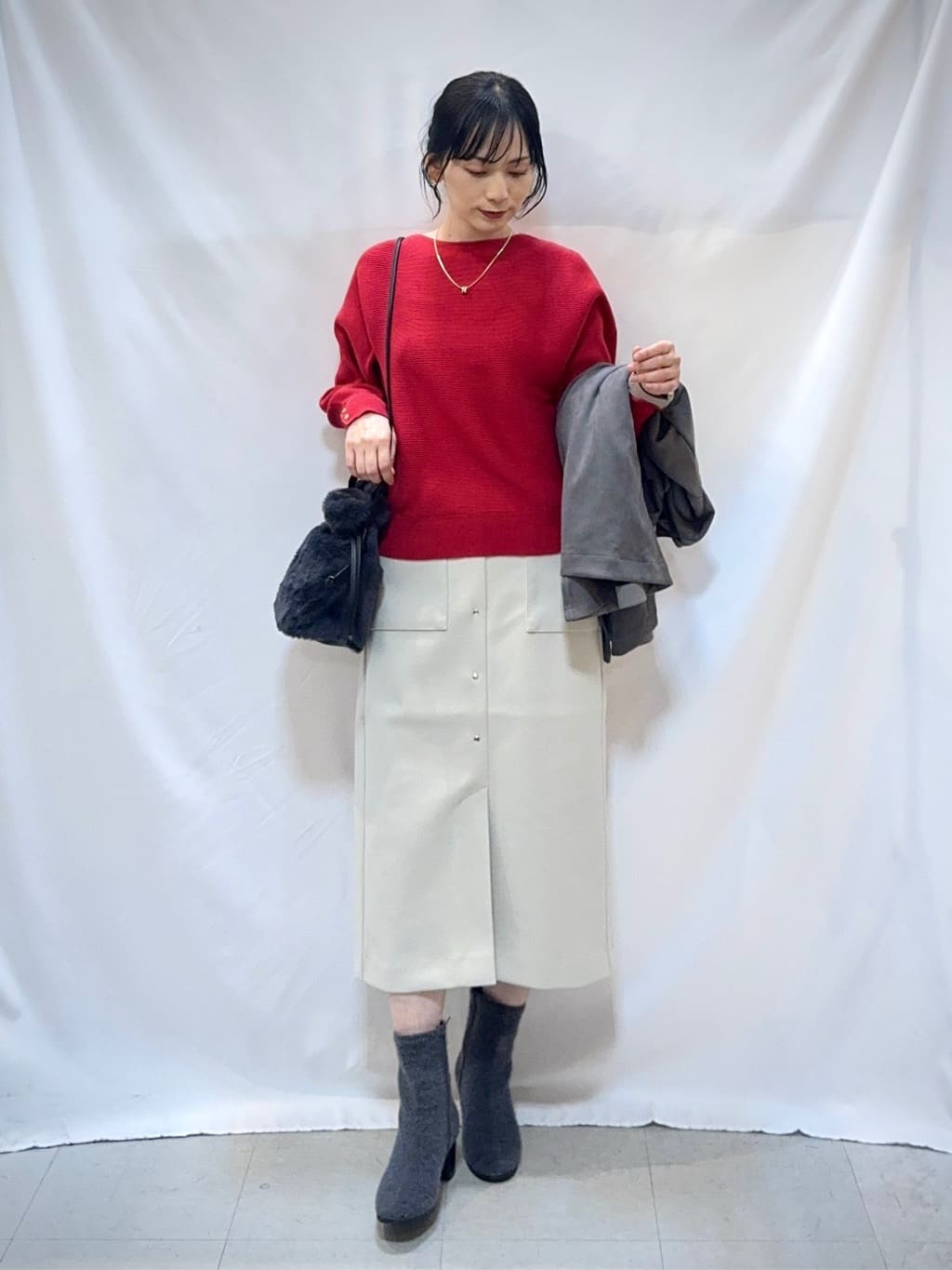 𝐇𝐢𝐫𝐨𝐦𝐢さんの「SHOO･LA･RUE｜【S-LL/あったか】すらりときれい見え ベイカー風ナロースカート」を使ったコーディネート