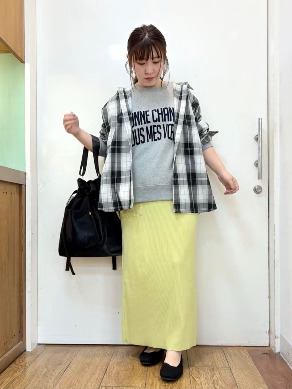 だいわさんの「SHOO･LA･RUE｜【洗濯機可/S-LL】程よい抜け感 大人のチェックシャツ」を使ったコーディネート
