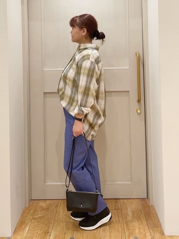 はまちゃんさんの「SHOO･LA･RUE｜【洗濯機可/S-LL】程よい抜け感 大人のチェックシャツ」を使ったコーディネート