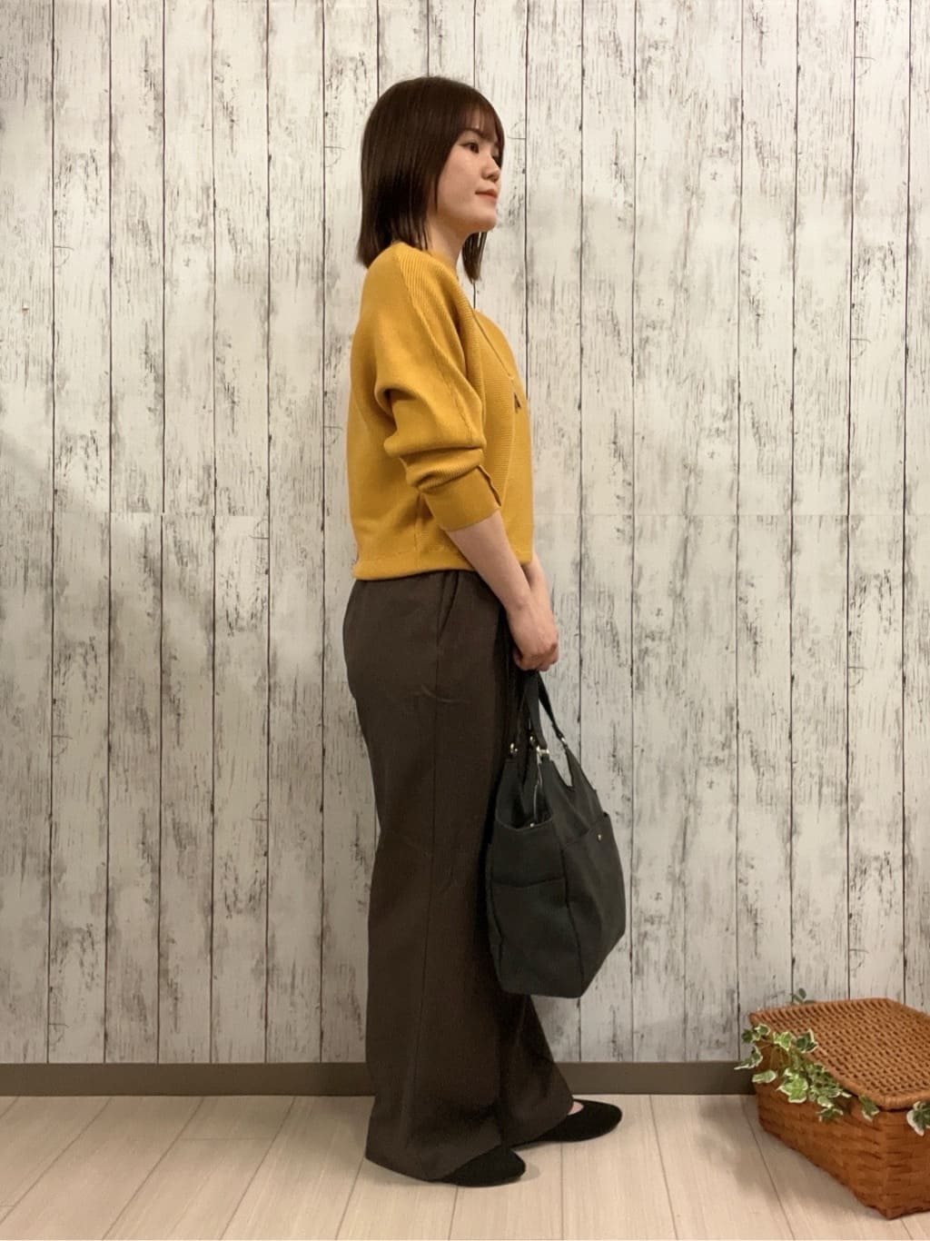 シカさんの「SHOO･LA･RUE｜【洗濯機可/S-LL/高レビュー】上品シルエットで美しい イージーワイドパンツ」を使ったコーディネート