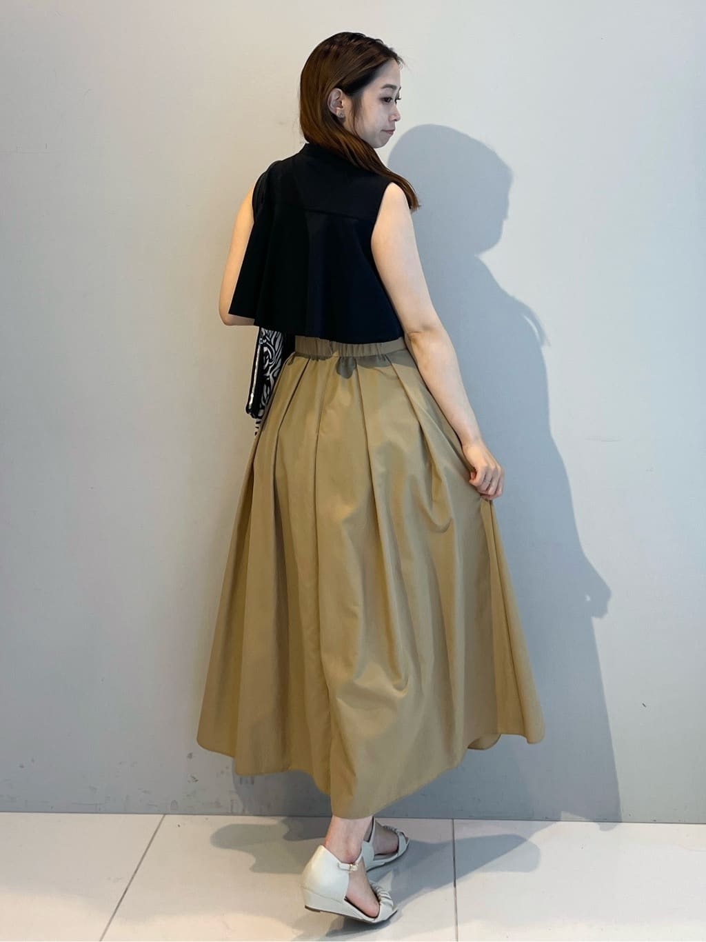 Saekoさんの「UNTITLED｜【接触冷感/吸水速乾】フレアバックシャンブラウス」を使ったコーディネート