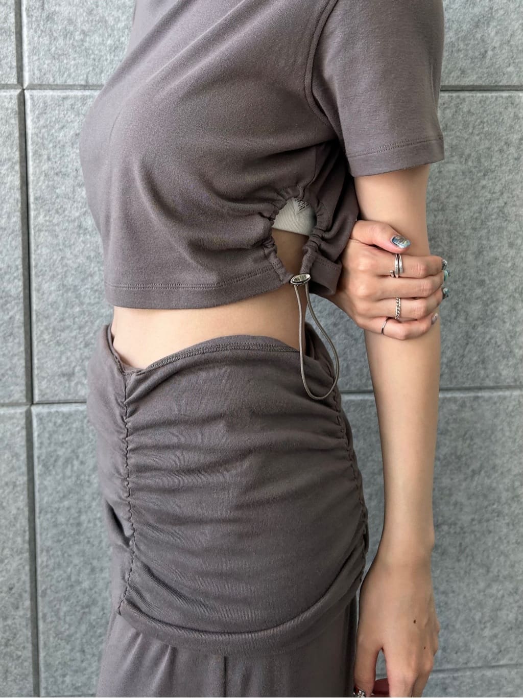 honoka Aさんの「CODE A｜drawstring crop tee」を使ったコーディネート
