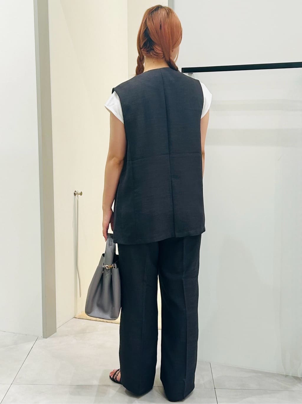 dropさんの「THE SHOP TK｜合皮パイピングフレンチTシャツ【洗える】」を使ったコーディネート