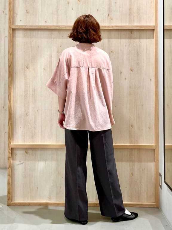 nakoさんの「THE SHOP TK｜麻調ピンタックワイドパンツ【洗濯機OK】」を使ったコーディネート