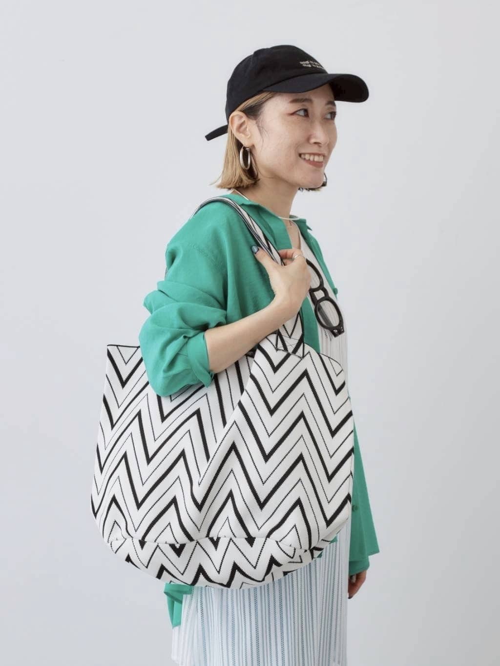 kotakiさんの「INDIVI｜【体型カバー／清涼感】シアーオーバーシャツ」を使ったコーディネート