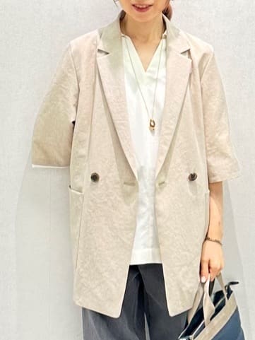 Miwaさんの「UNTITLED｜【UVカット/接触冷感/吸水速乾/ゆったり】V開きネックシャツ」を使ったコーディネート