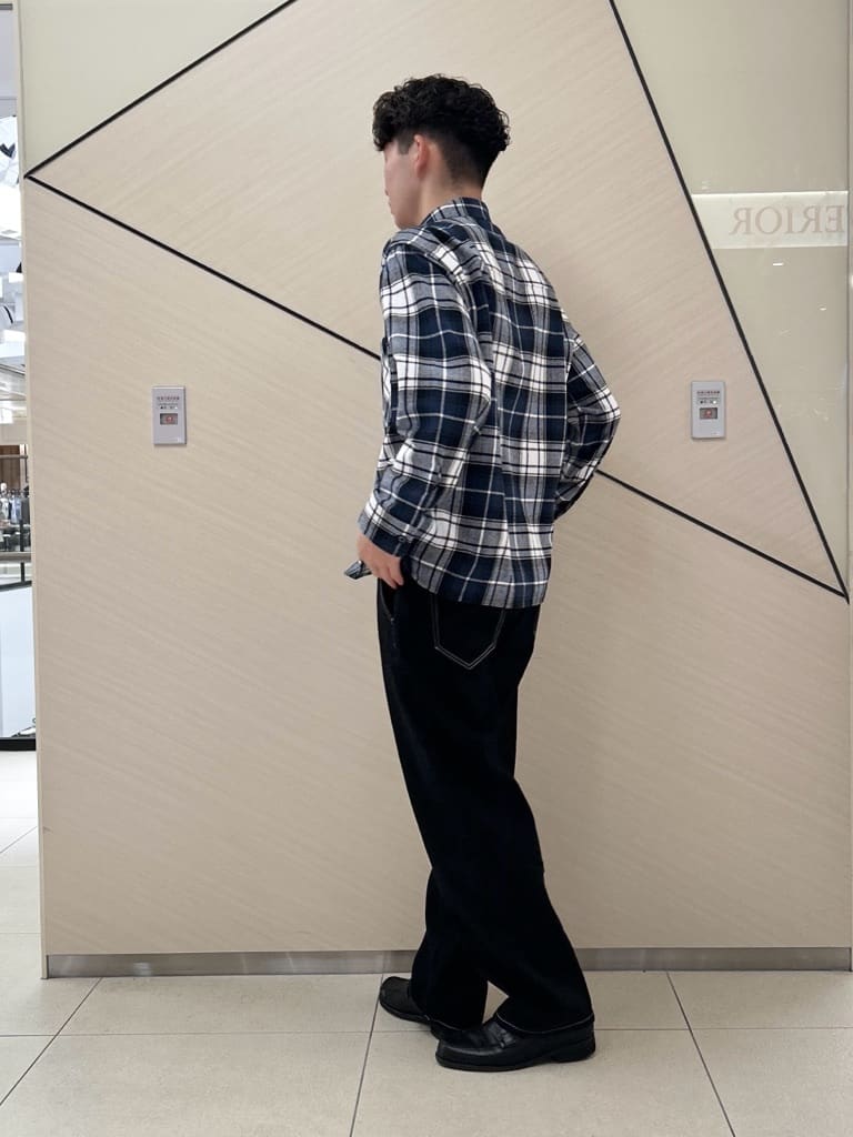 千葉亮太さんの「DRESSTERIOR｜【セットアップ可】CONEデニム ワイドパンツ」を使ったコーディネート