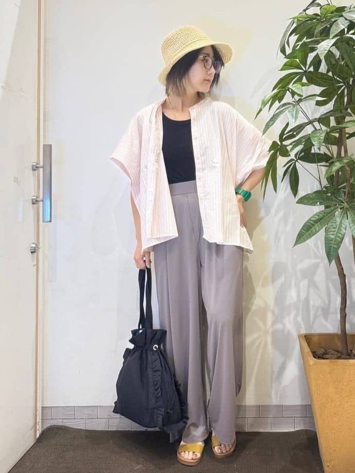 misakiさんの「SHOO･LA･RUE｜【S-LL/ひんやり/UV】リラクシーな穿き心地 エアリーワイドパンツ」を使ったコーディネート