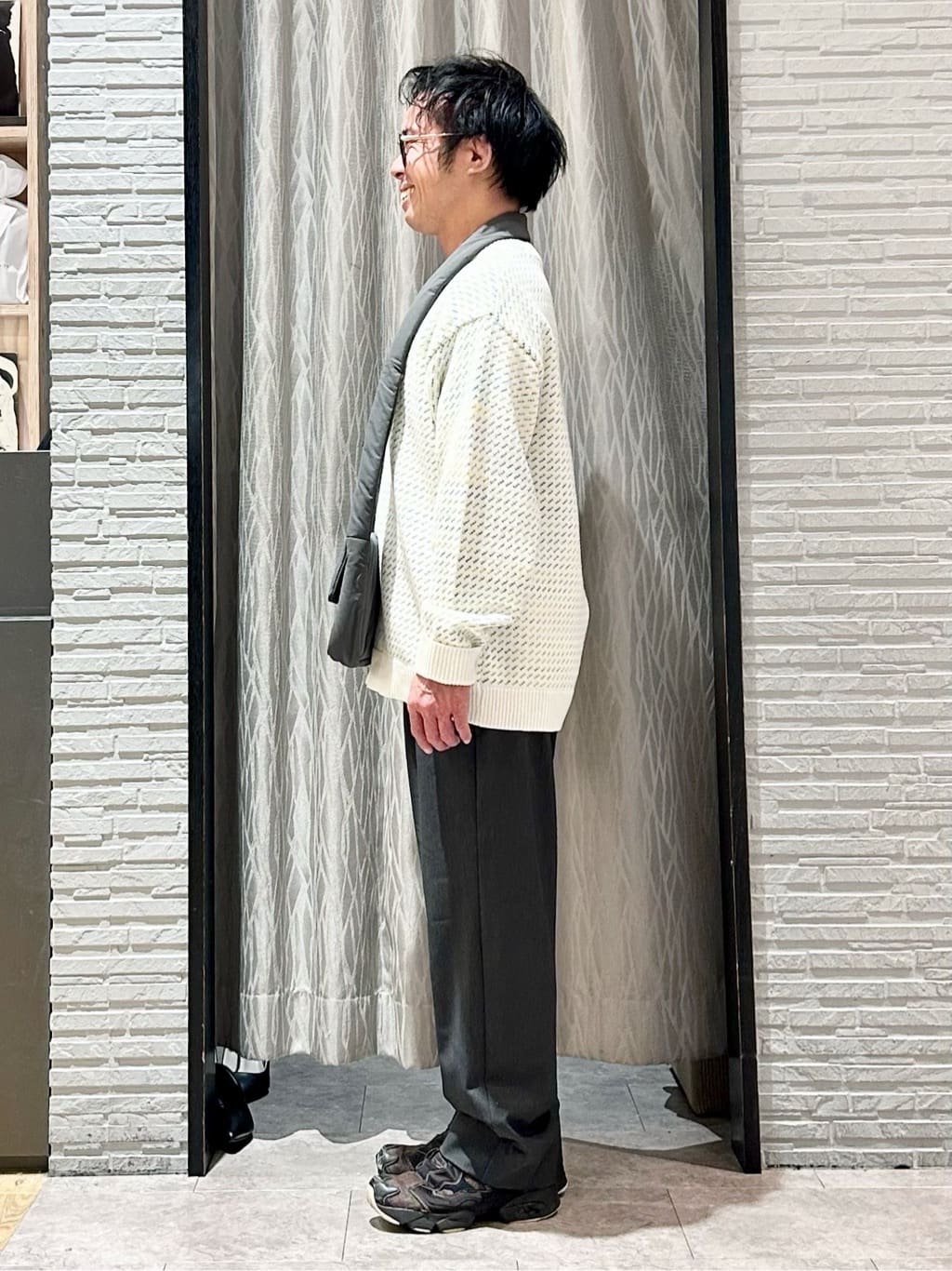 KENJI Iさんの「THE SHOP TK｜バーズアイグラデーションニット 洗濯機OK／ユニセックスでおすすめ！」を使ったコーディネート