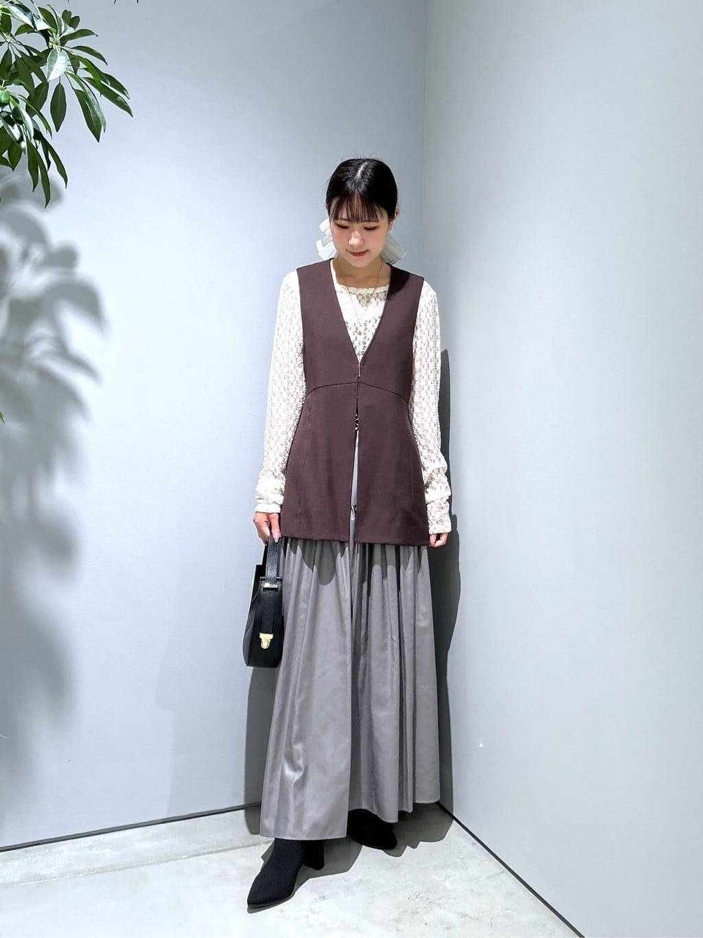Renoさんの「INDIVI｜レザーライクマキシスカート」を使ったコーディネート