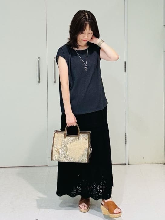 makiさんの「UNTITLED｜【ジャージ素材】インナードッキングシアーカットソー」を使ったコーディネート
