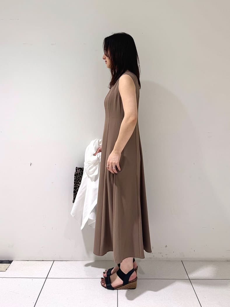 そんさんの「INDIVI｜【体型カバー／清涼感】シアーオーバーシャツ」を使ったコーディネート
