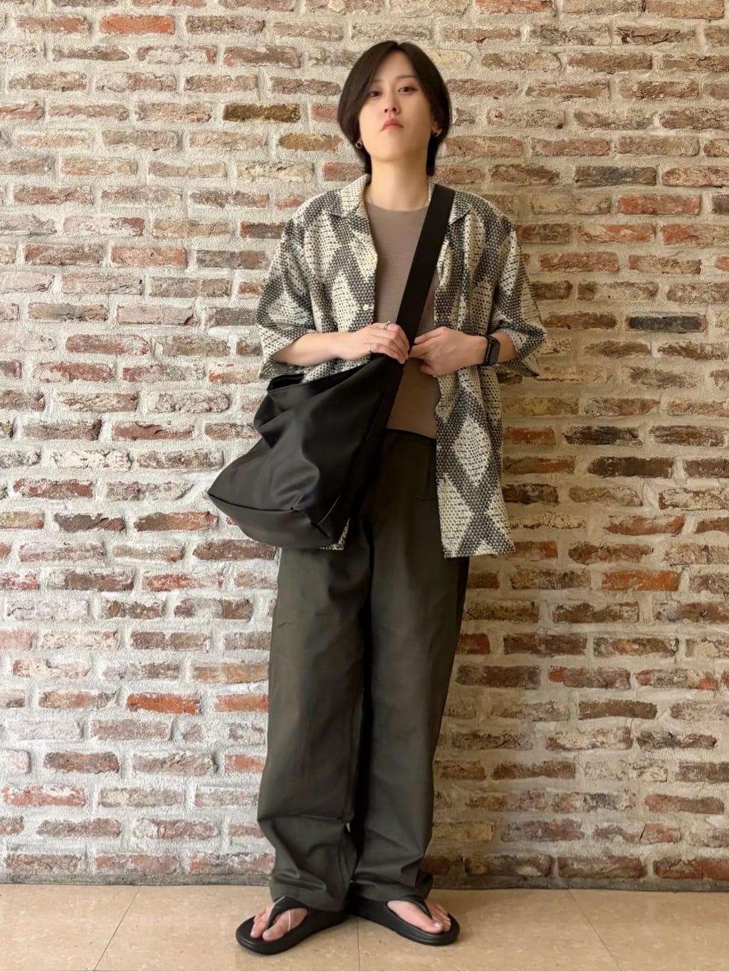 しばさんの「THE SHOP TK｜【6色展開】さらさらフレンチニット【毛玉になりにくい/洗濯機OK】」を使ったコーディネート