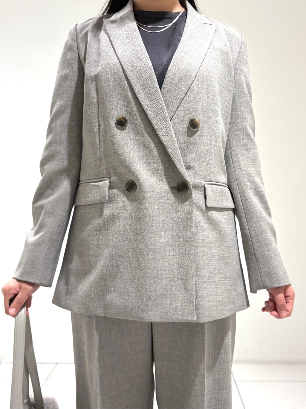 momokoさんの「INDIVI｜【洗える／セットアップ可能】凹凸ストレッチ素材ダブルジャケット」を使ったコーディネート