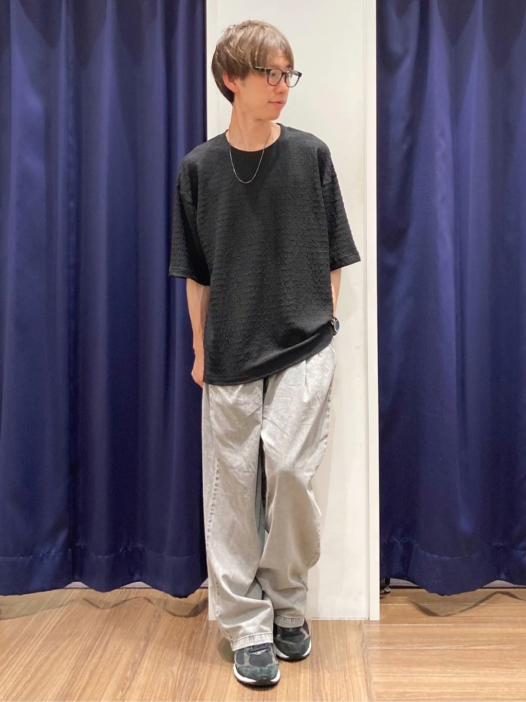 つーじーさんの「THE SHOP TK｜ツータックワイドデニムパンツ」を使ったコーディネート