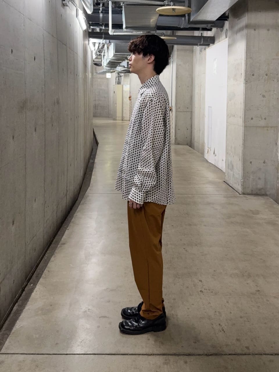 Neoさんの「TAKEO KIKUCHI｜ボーラーハット柄 長袖シャツ」を使ったコーディネート