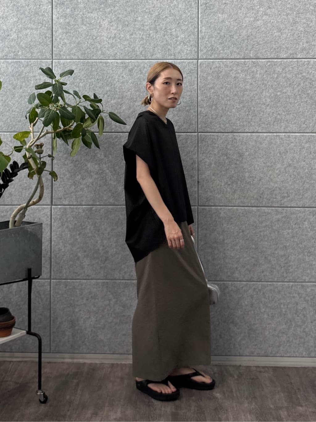kotakiさんの「INDIVI｜スリーブレスタックブラウス」を使ったコーディネート