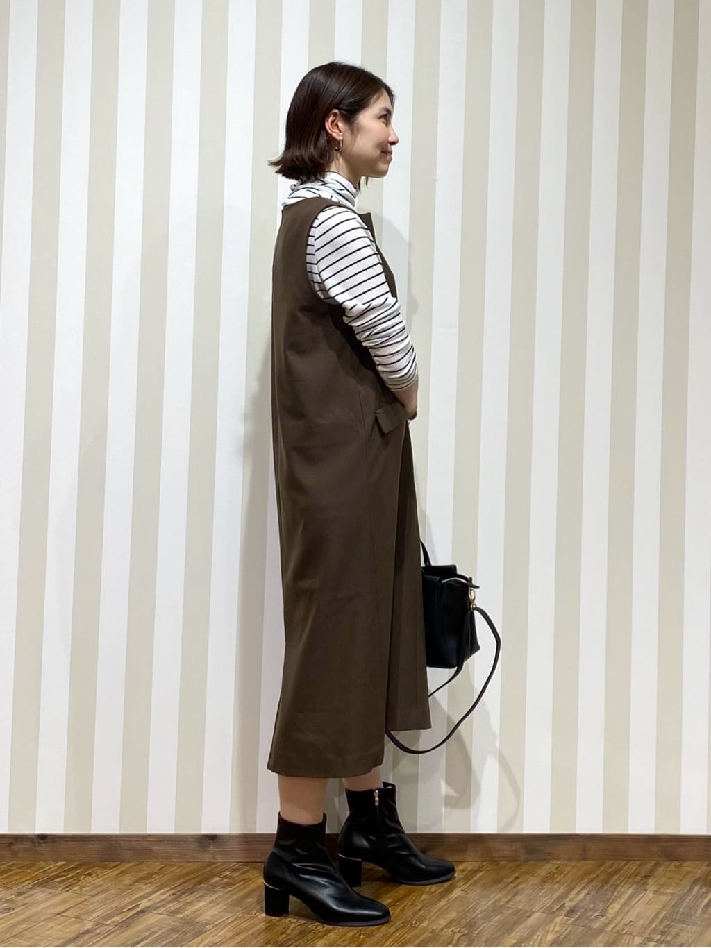 SAOさんの「SHOO･LA･RUE｜【S-LL/吸湿発熱】なめらかとろみ インナータートル」を使ったコーディネート